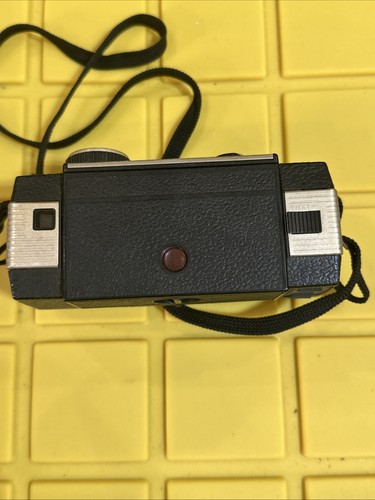 Kodak Brownie Super 27 Film Camera Solid Body Eyelevel Roll Film - Picture 3 of 6