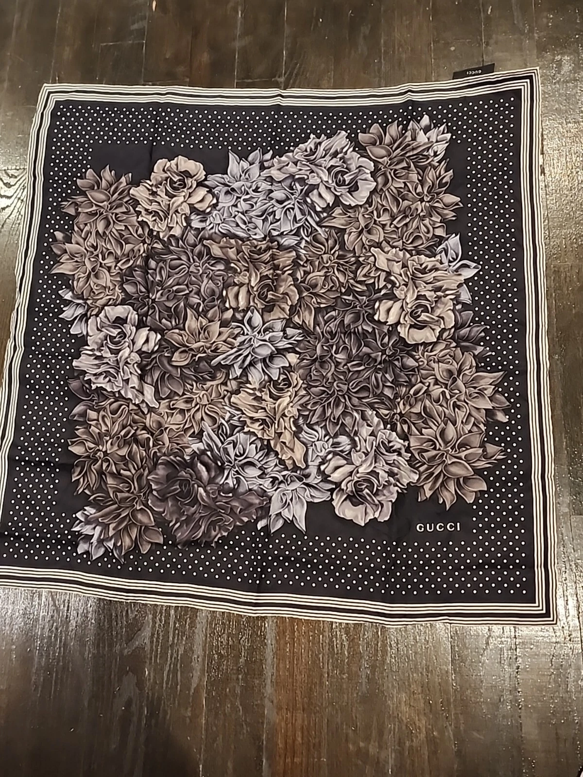 Écharpe en soie Gucci florale