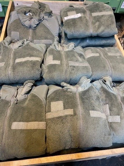 Orig. Chaqueta polar Polartec del ejército de Estados Unidos clima frío Gen III ACU usada varias tallas Foto 4 de 4