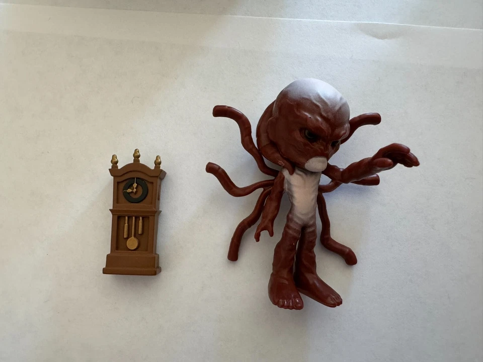 Cápsula invertida YuMe Stranger Things serie 2 Eleven y Demogorgons Foto 4 de 4