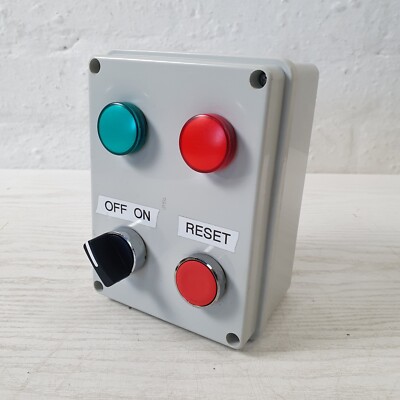 Bedienfeld OFF ON, Reset-Taster mit Schneider Lichtblöcken - S65