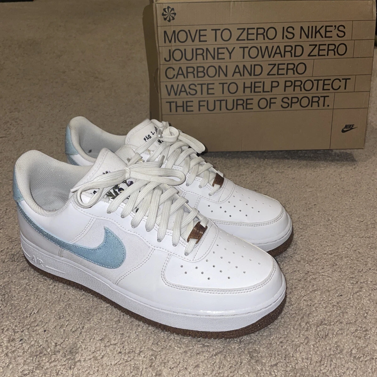 Nike Women's Air Force 1 '07 LV8 Shoes