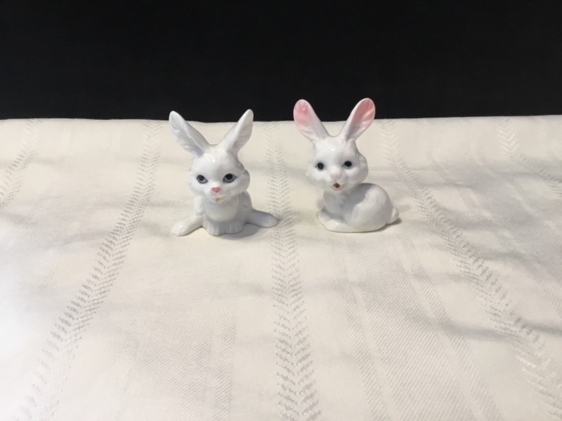 Set of 2 Vintage Porcelain White Bunny Rabbits sitting hopping Figurines  (I 11)