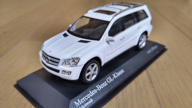 ミニチャンプス 1/43 メルセデス・ベンツ GL クラス X164 2006 楽天市場】ミニチャンプス 1/43 メルセデス・ベンツ GL クラス