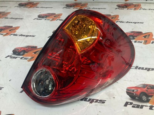Fanale posteriore lato guida Mitsubishi L200 KB4 2006-2015 8330A156 nuovo - Foto 2 di 8