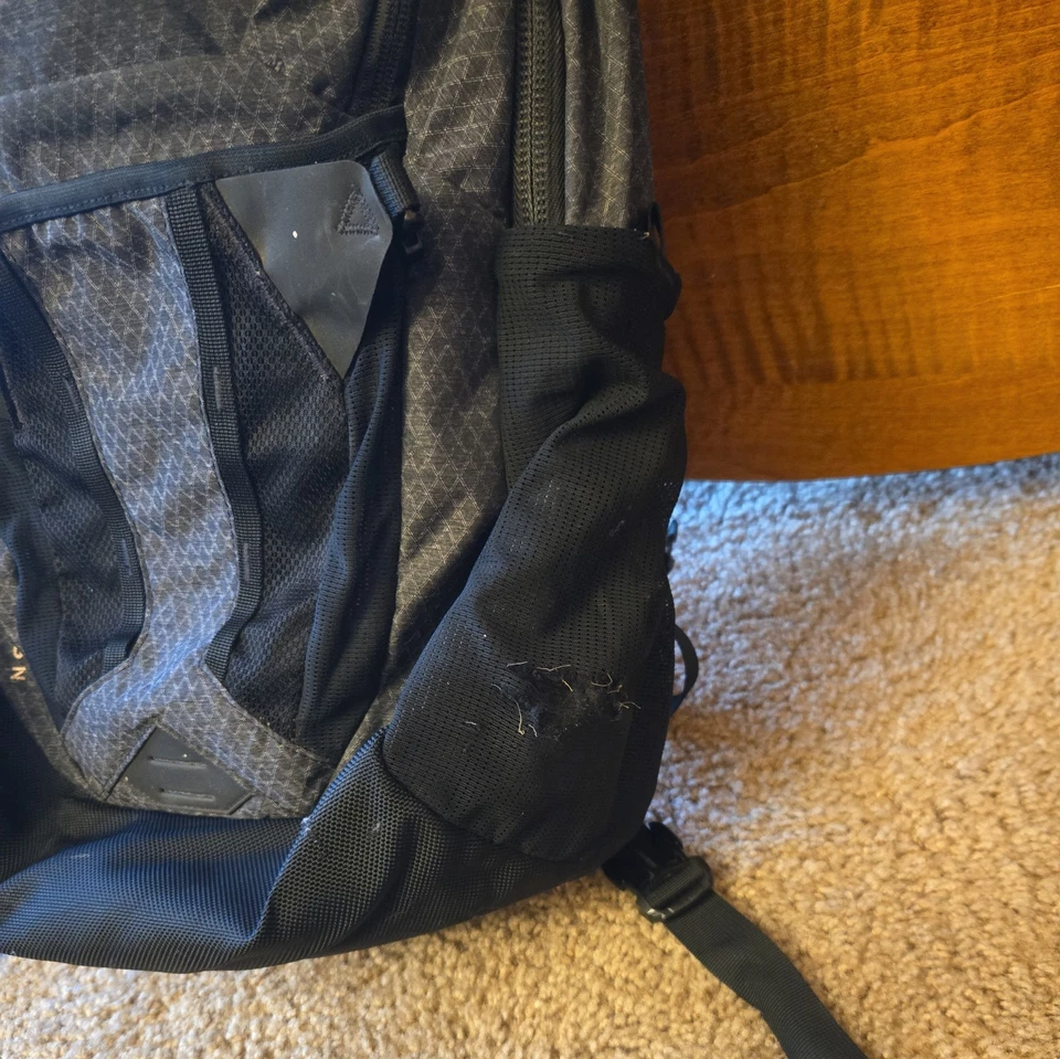 The North Face Recon Backpack Gray Diamond Print Rose Gold Zip - Image 2 of 4