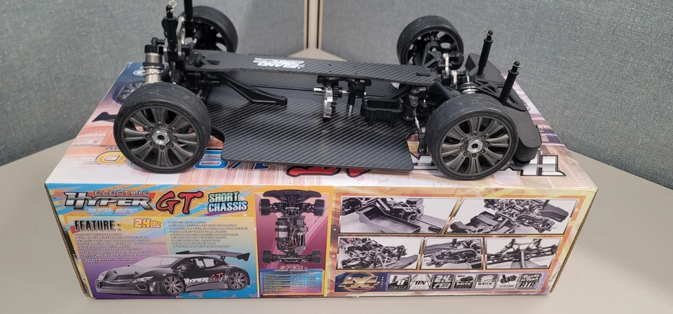 NEW HoBao HB-GTSE 1/8 Roller Chassis Hyper GTB Car w/Clear Body - Image 2 of 4