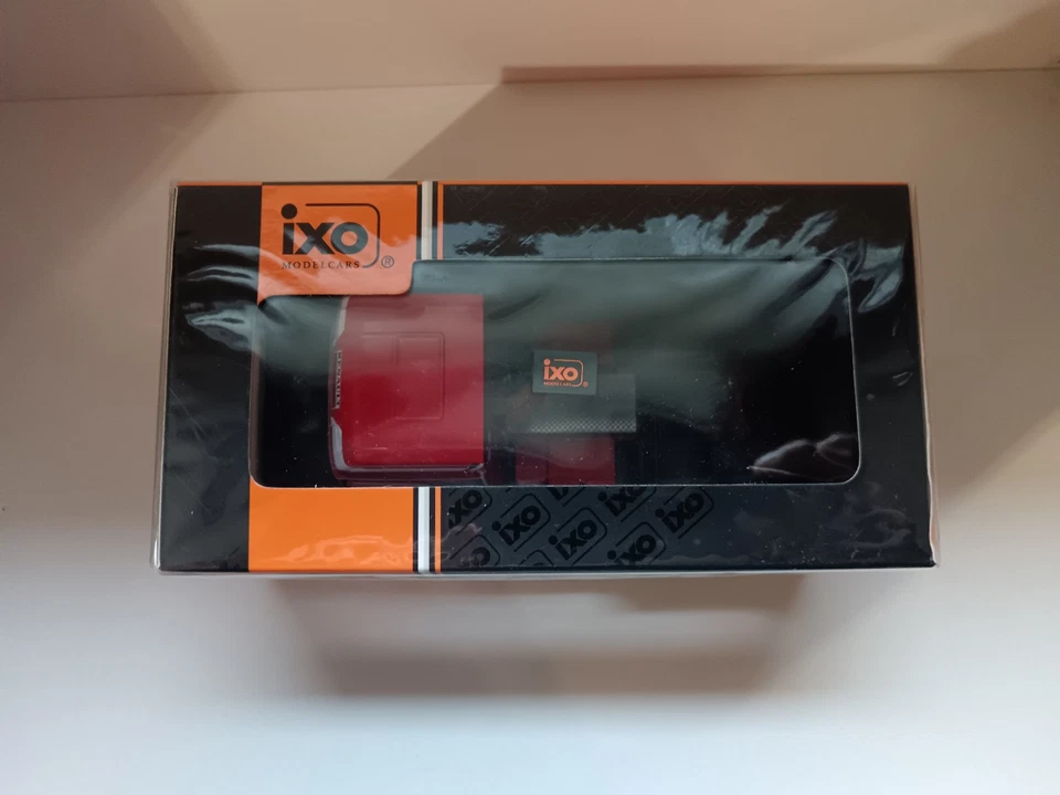 Camion Berliet TR 305 Rouge 1978 Ixo 1/43 - Photo 3/4