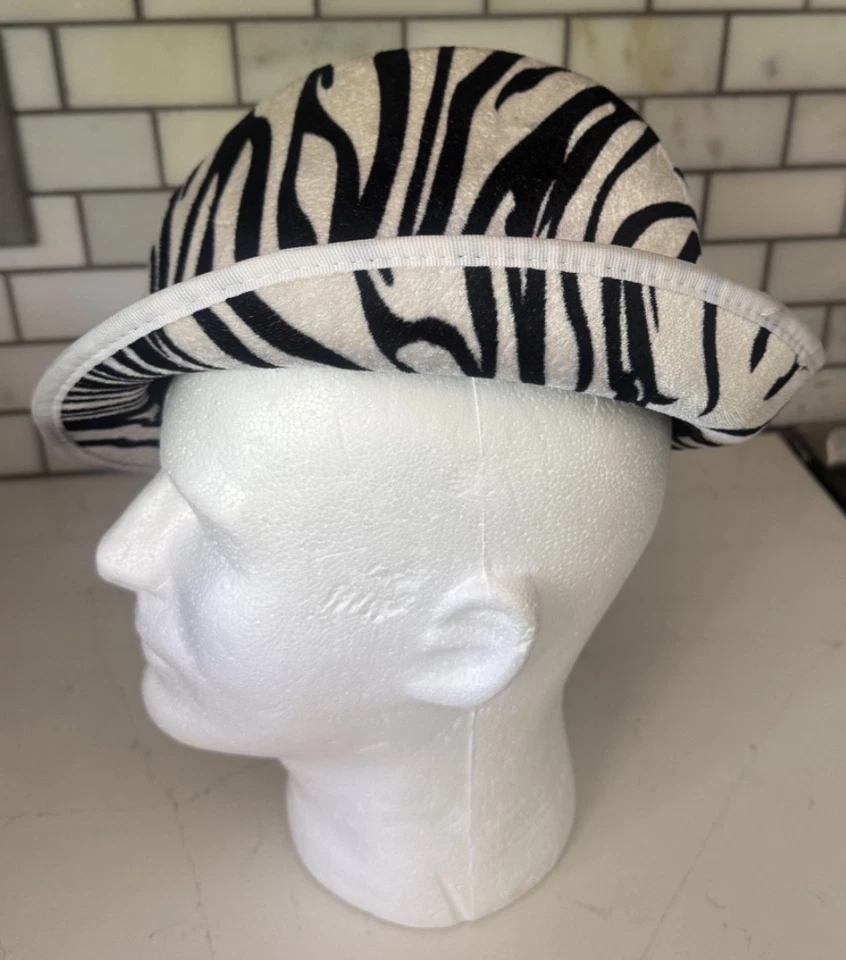 Disfraz de sombrero fedora estampado de cebra Foto 4 de 4