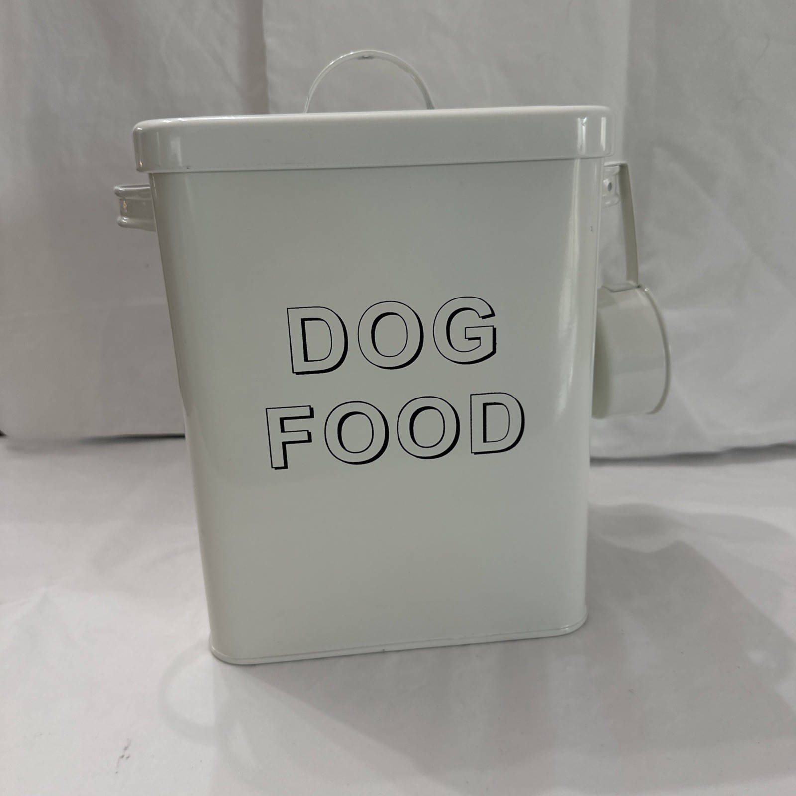 Storage Container Bin W Lid & Scoop White Farmhouse Pet Treat