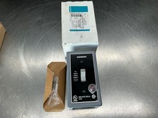 Siemens SMFFG1P I-Pole Toggle Switch with Light