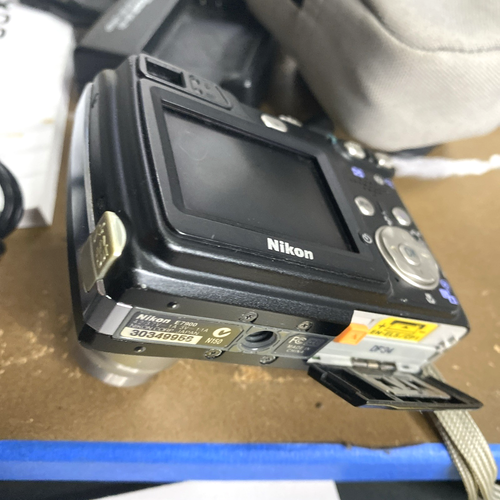 Nikon COOLPIX 7900 Digital Camera W/ Case, Box Battery, Charger, SD Card Tested - Picture 13 of 24