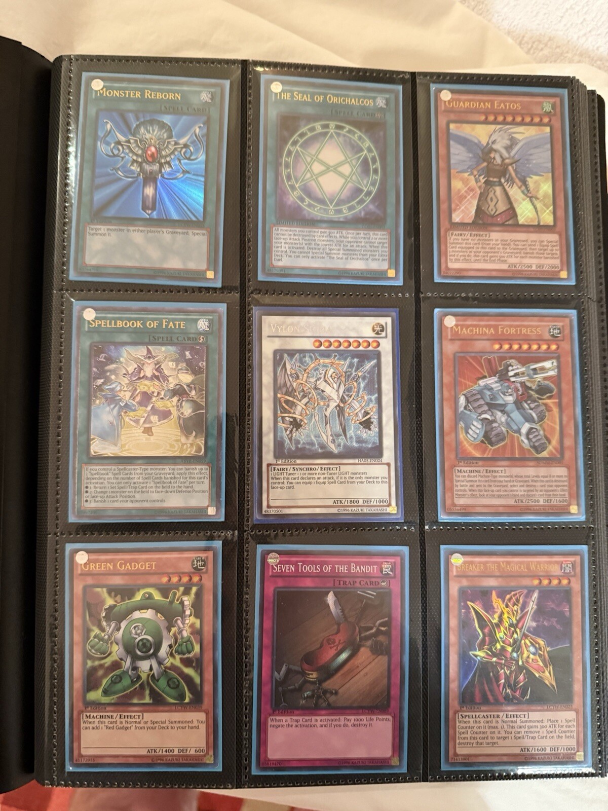 Collection Of Old Yu-Gi-Oh Cards ￼