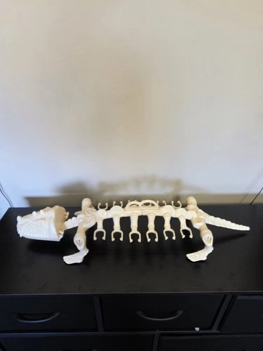 Vintage Battle Bones Carrier Masters Of The Universe Action Figure Complete