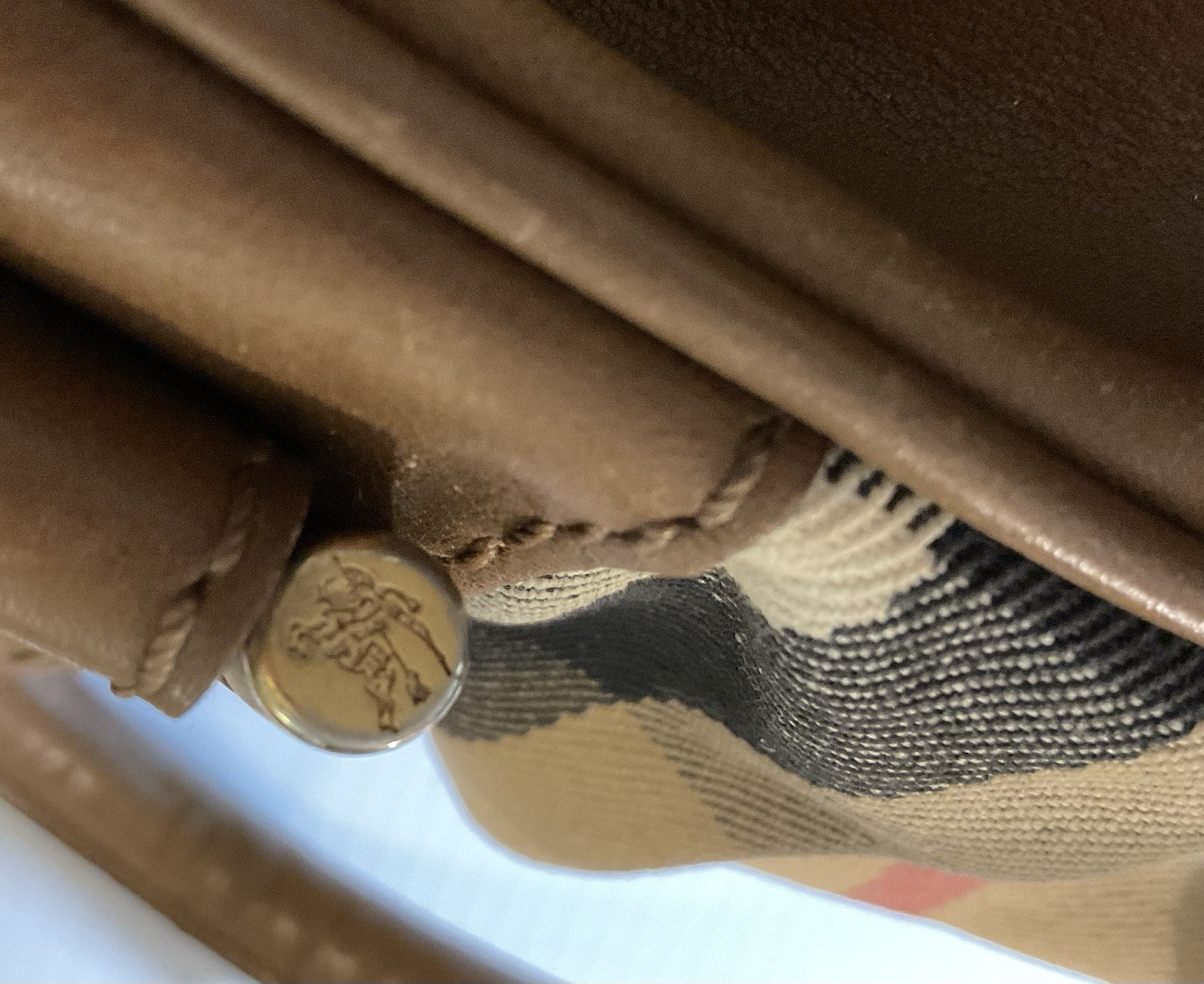 Burberry Brown & Beige House Check Fabric & Leather Ashbury Knight Handbag Italy thumbnail 6