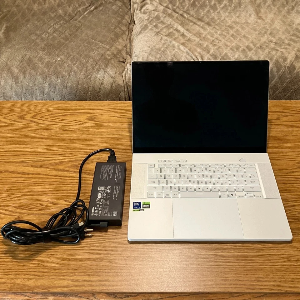 Zephyrus G16 (2025) RTX 5090, Intel 285H, 64GB RAM, 2TB SSD, OLED 240HZ QHD+ - Image 3 of 4