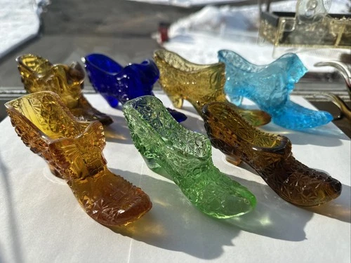 Fenton Mix Glass Shoe Cat Head & Daisy Button Lot Of 7 - Daisy Button - Vintage