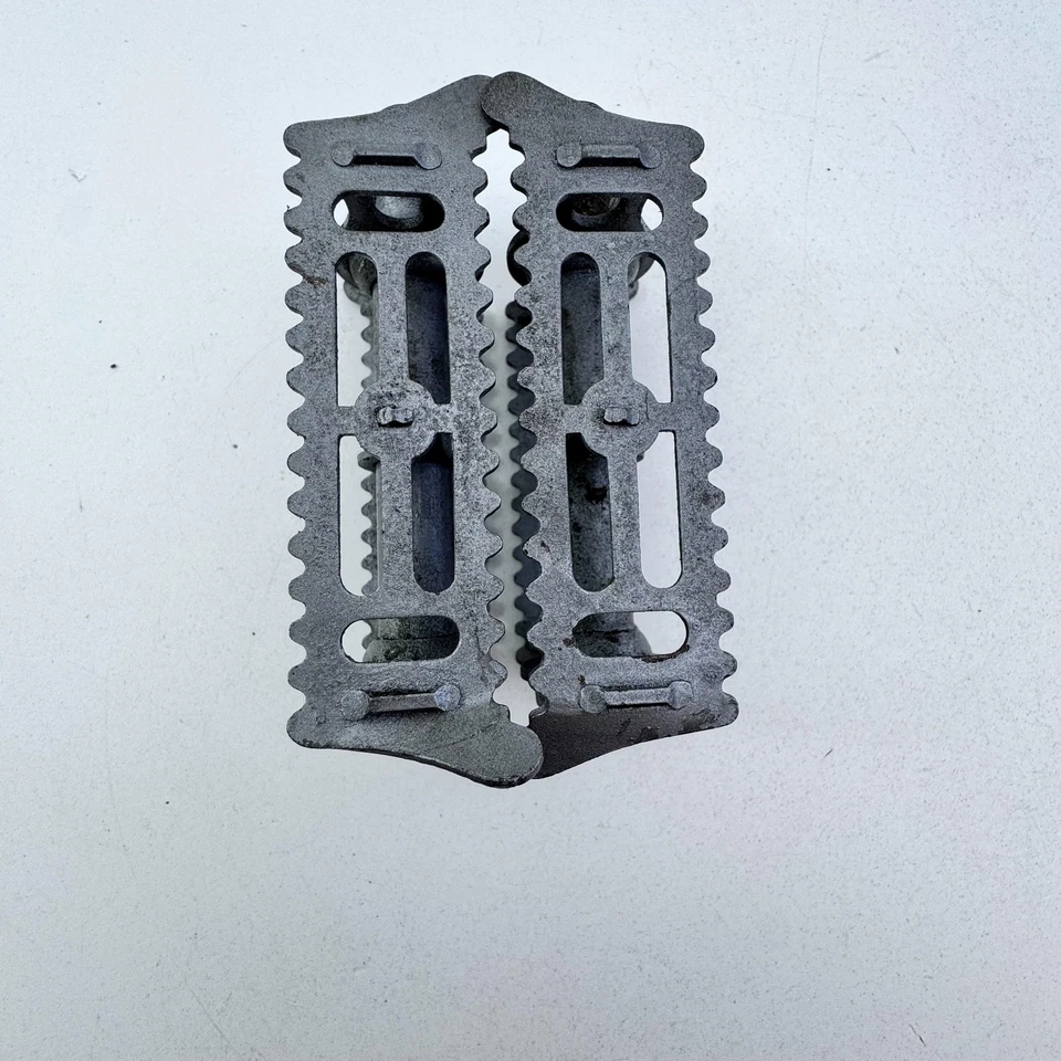 Pedales de bicicleta de colección Rat Trap 9/16 pluma jaula puntera clip lengüetas metal plata carretera A24 Foto 4 de 4