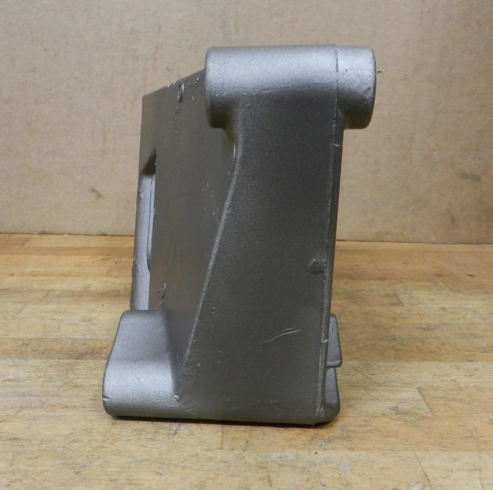 Buick Electra Riviera Wildcat 430 V8 1967-68 soporte de bomba de dirección asistida 1383027 Foto 4 de 4