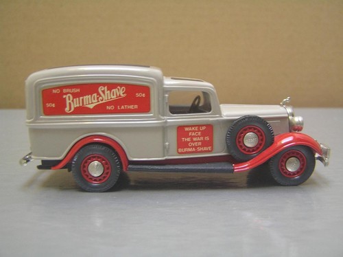 Miniature Brooklin 1:43 - Dodge Van Burma 1936 - Modèle De Collection