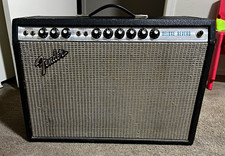 1970 Fender Deluxe Reverb 20W Tube Combo Amplifier 2-Channel 1 Speaker