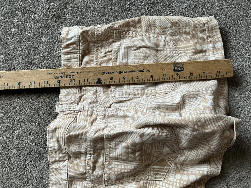 H&M 女式休闲夏季短裤弹力棕褐色白色几何图案 8 码 — 第 4/4 张图片