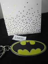 DC COMICS BATMAN LOGO METAL KEYCHAIN W/GIFT BAG