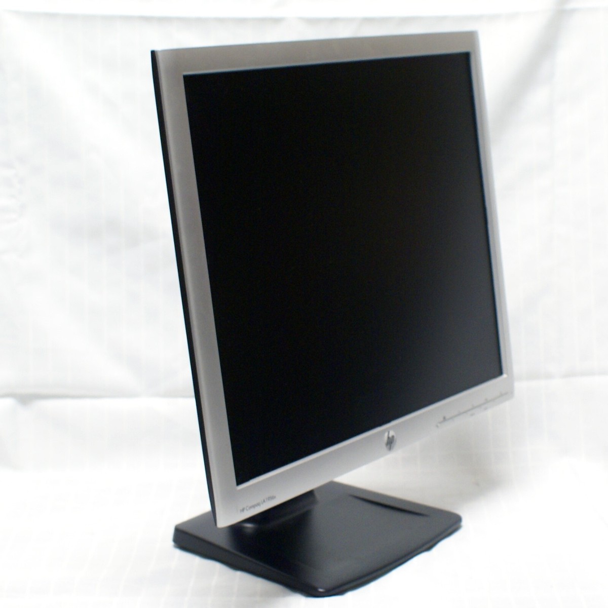 HP LA1956x 19
