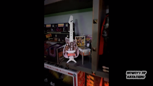 GUITARRA KISS mini TOY - Vídeo 1 de 1