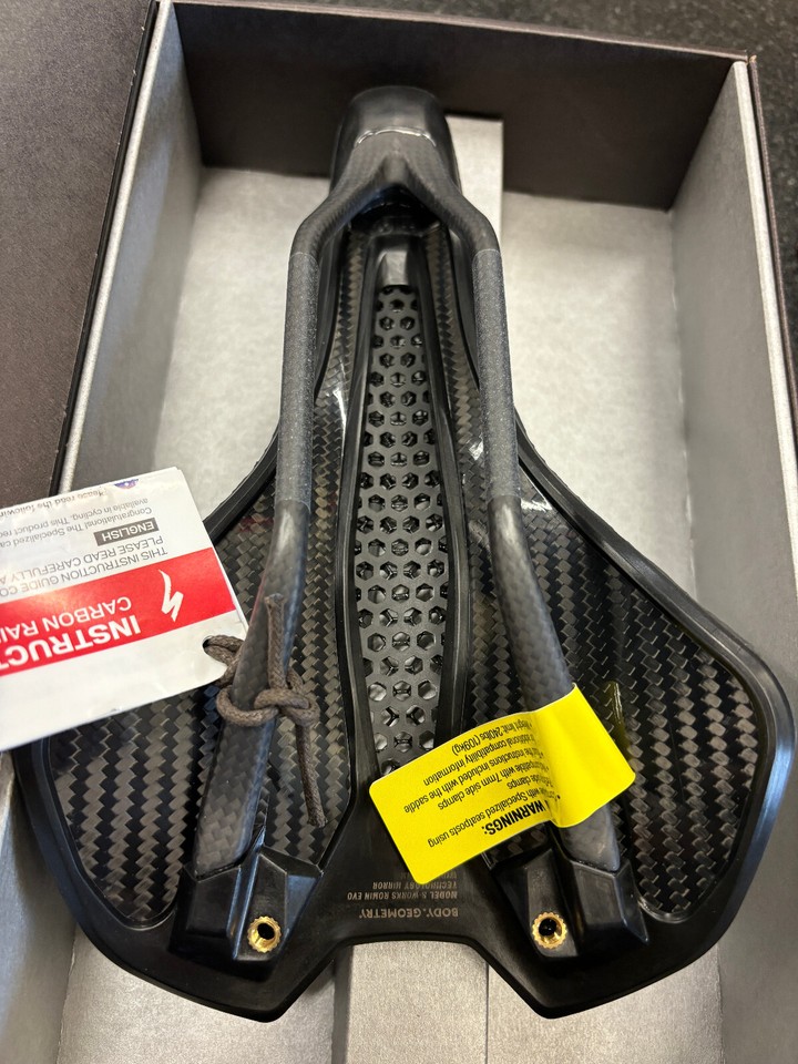 Selle Specialized Romin Evo Carbone 155 Mm - Légère, Rails Carbone, Occasion