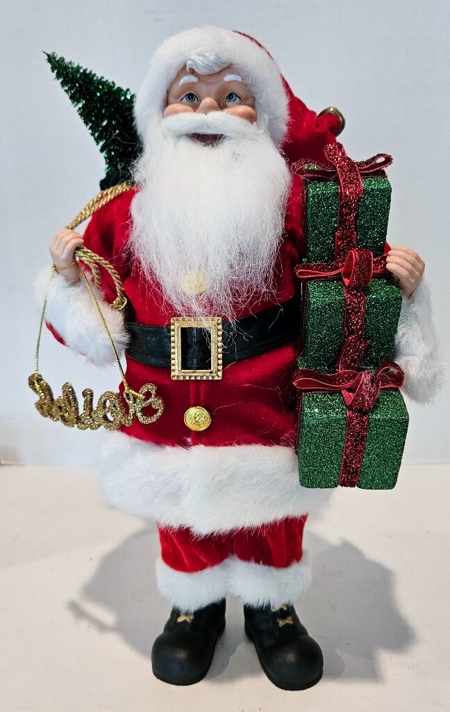 Santa Claus Stream Thanksgiving Parade Macy's Holiday Lane 16