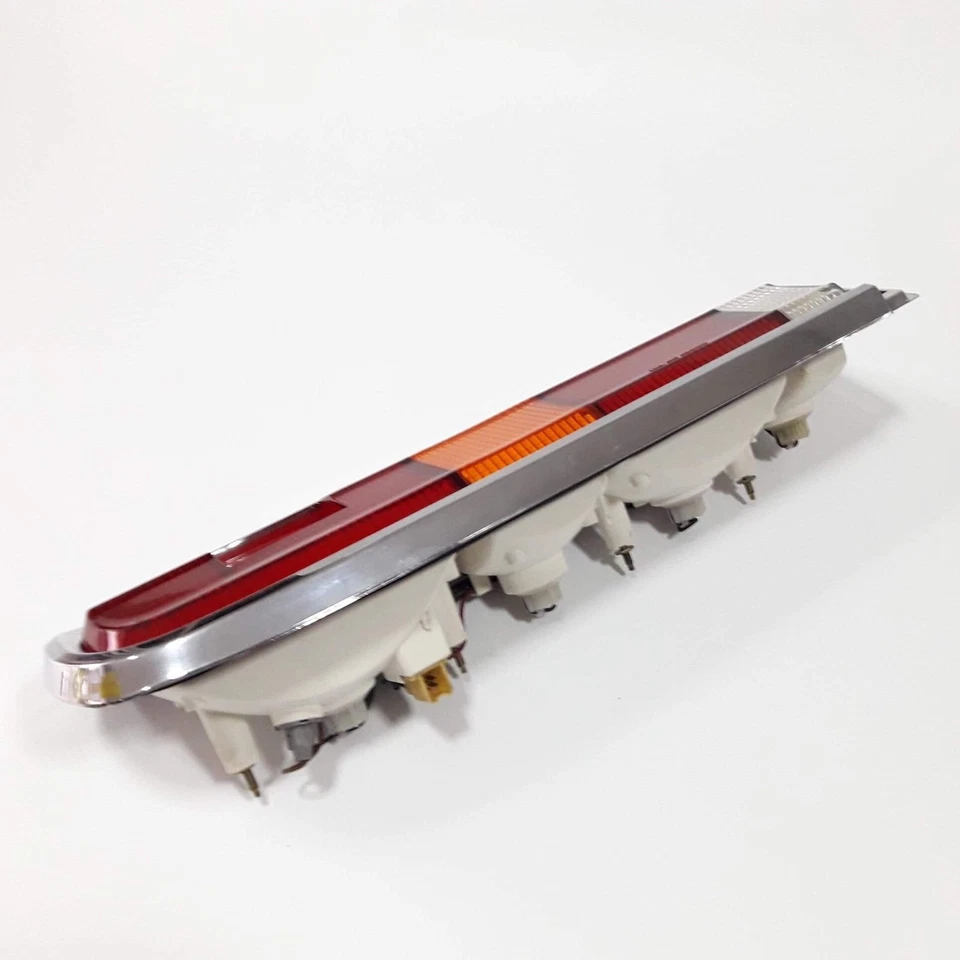 Luz Trasera DATSUN VIOLETA 160J 710 (Lado Izquierdo) Piezas Genuinas Nuevo de Lote Antiguo Japón Foto 4 de 4