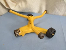 Nelson Vintage 3 Arm Spinning Rotating Metal Lawn Sprinkler Yellow