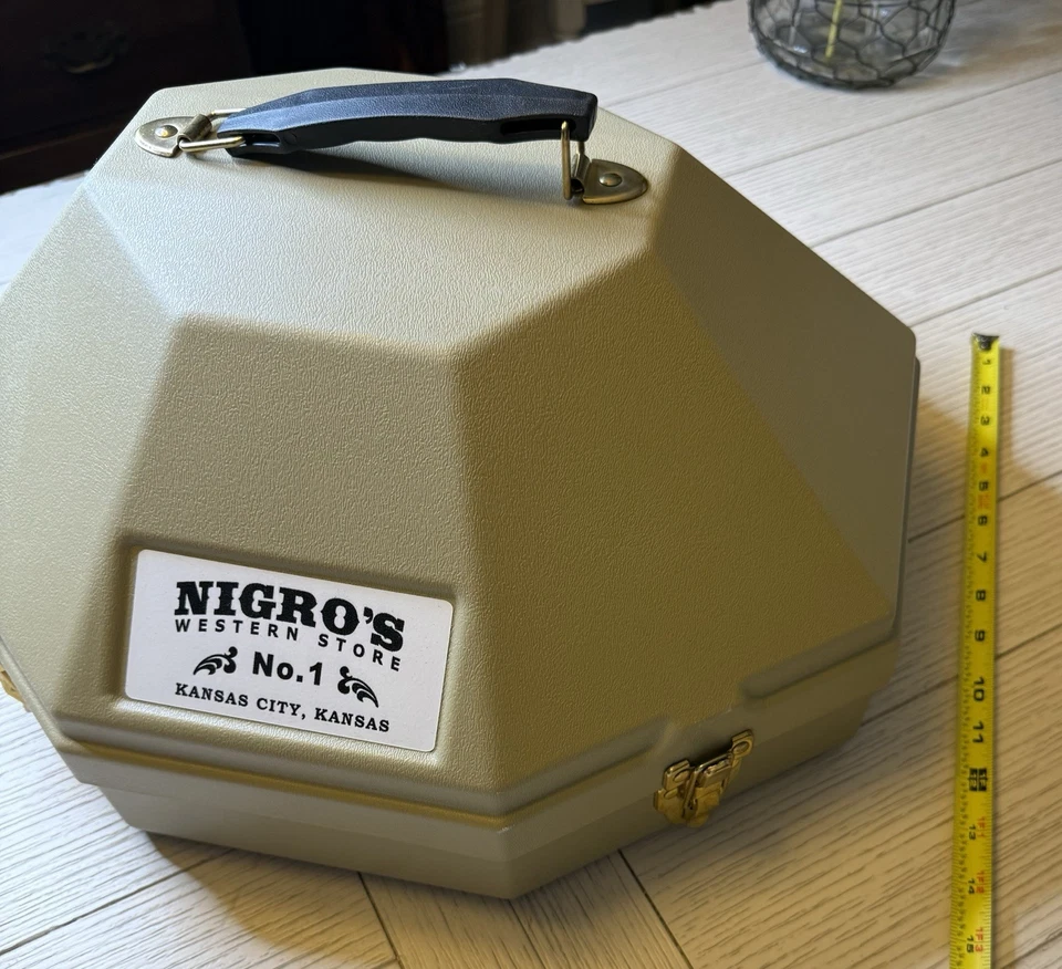 Chapéu Nigro’s Western Store lata estojo rígido caixa de viagem com alça fechamento seguro - Imagem 4 de 4