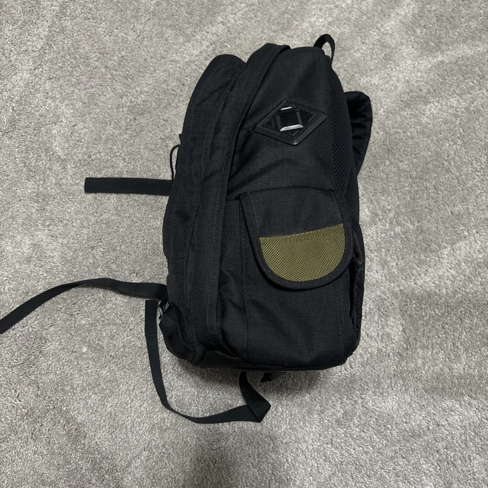 Canon Deluxe Camera Backpack Bag Black Olive Green Nylon Hiking Durable - Image 2 of 4