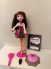 Monster High Draculaura Forbitten Love 10" Doll Stand Diary 2010 Accessories