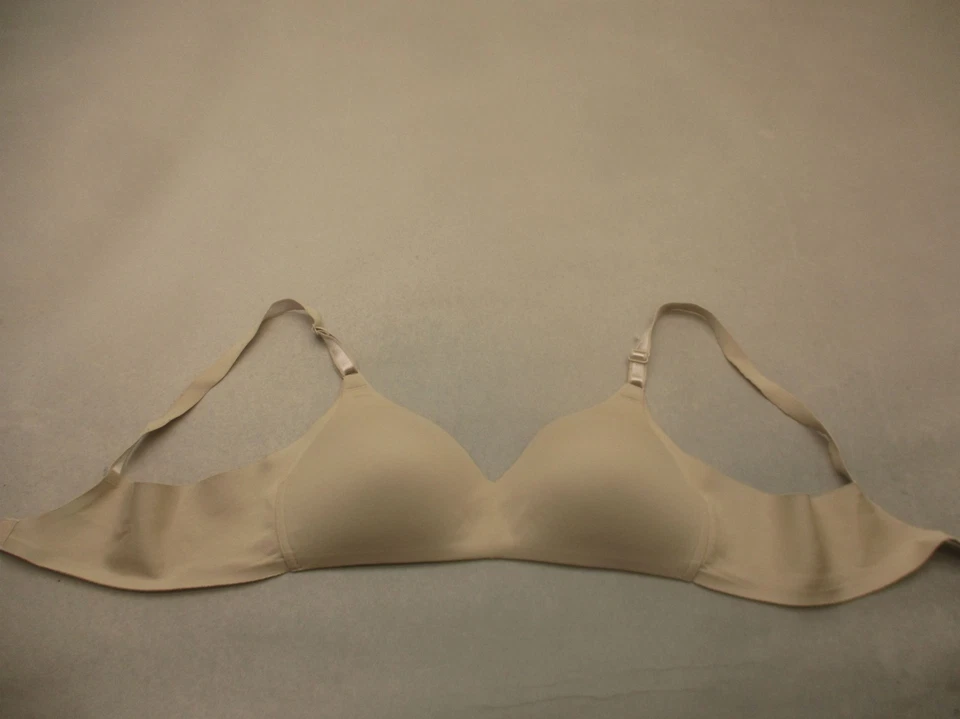 Sujetador Demi 38B Warners Mujer Beige Forrado Inalámbrico Opaco Cierre Trasero 10U Foto 3 de 4
