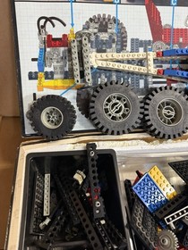 Vintage 1980s LEGO 8847/8860 Expert Builder Car Chassis Incomplete