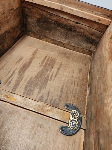 Antique Metal Trunk, Suitcase Style. Redone. Black & Copper. Old Truck On Top. - Picture 7 of 21