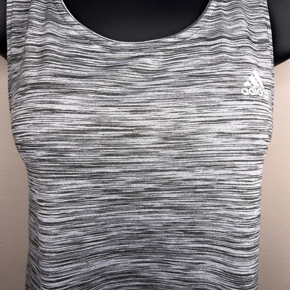 Camiseta deportiva sin mangas gris mediana Adidas ropa deportiva elástica climalite Foto 3 de 4