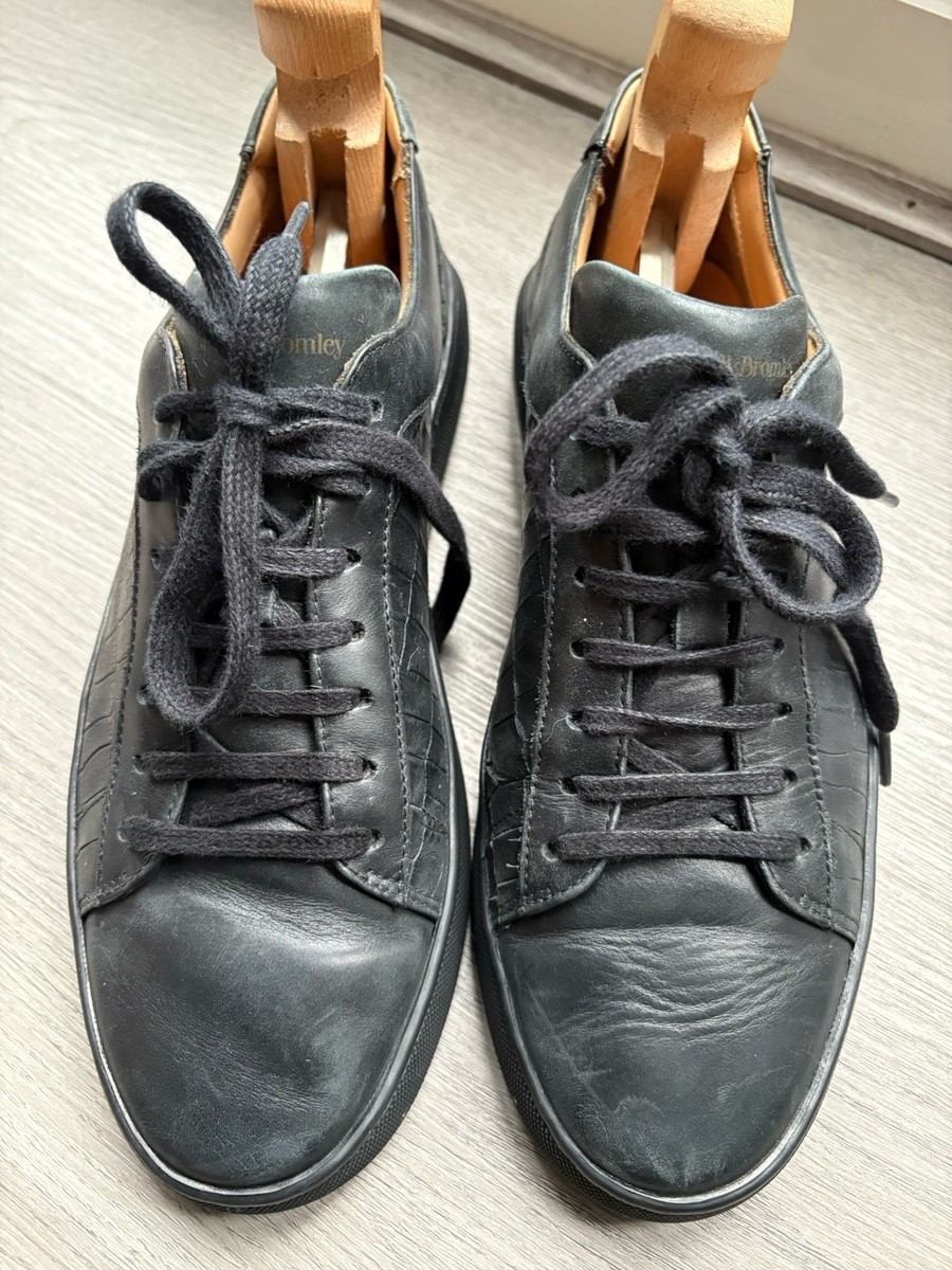 Sandales avec laçage noires à bout carré