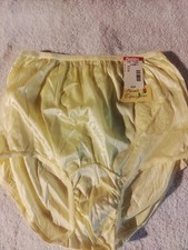 New Vintage Private Expressions size 7 Yellow 100 Silky Soft Nylon