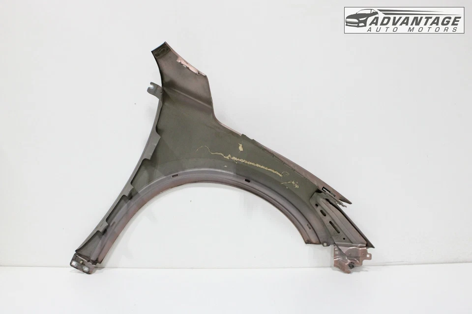 INFINITI QX30 2017-2019 PANEL DE CUBIERTA DE GUARDABARROS DELANTERO IZQUIERDO ROSA GRISÁCEO OEM Foto 3 de 4