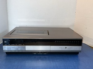 Vintage General Electric GE Top Load VCR VHS Player Model 1VCR5002X NO REMOTE