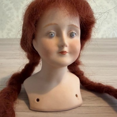 Vintage Porzellan Biskuit Mädchen Puppe Kopf und Schultern mit Ingwer Perücke 4'' groß