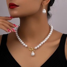 Ladies girls faux pearl Necklace Earring set. golden.