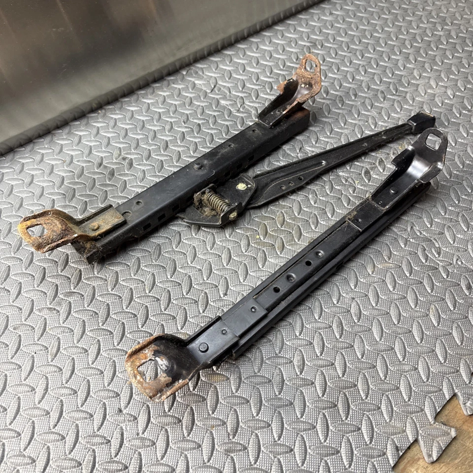 Toyota Land Cruiser BJ60 FJ60 1980-1985 asiento R derecho rieles asientos de riel Foto 4 de 4