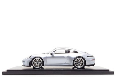 Spark 1:18 Porsche 911 GT3 Touring (992.2) in Polar Silver (Dealer