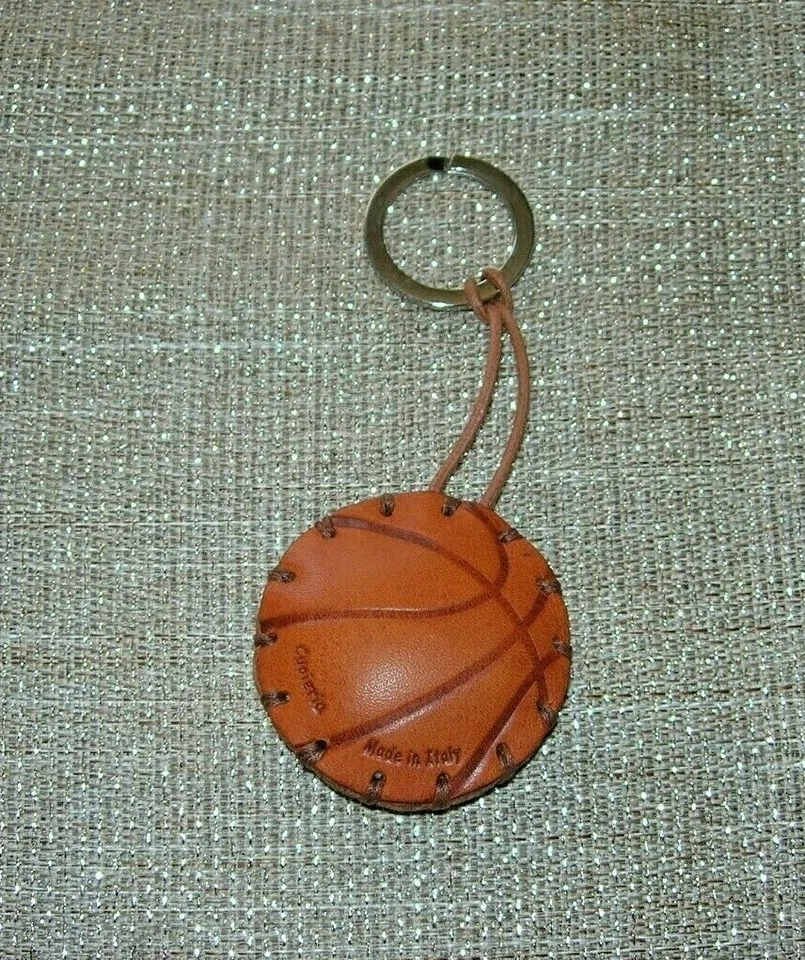 SPORT PALLA DA BASKET A PORTACHIAVI ARTIGIANALE IN CUOIO LA CUOIERIA  - Immagine 3 di 4
