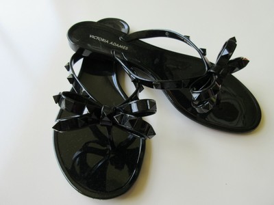 victoria adames flip flops